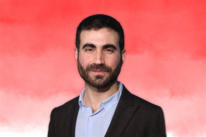 Brett Goldstein Is Born To Jewish Parents – Here Is What We Know About His Family Background