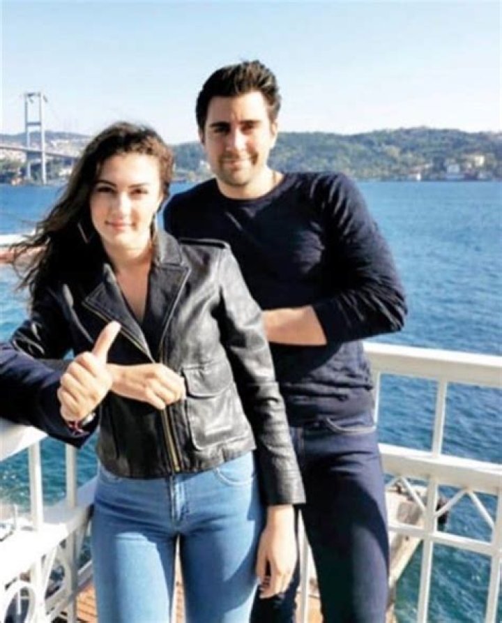 Burcu Özberk And Çağlar Ertuğrul Relationship