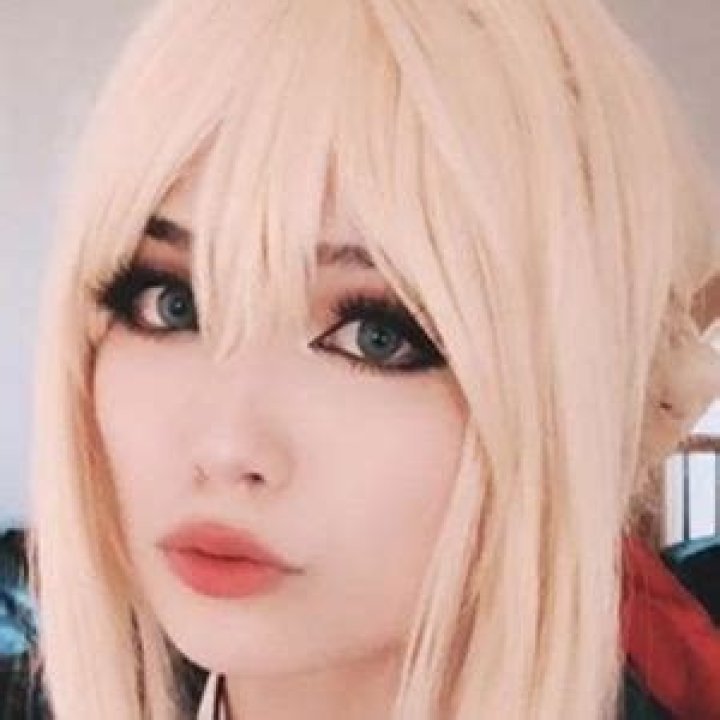 Emiru Bio, Age, Height, Family, Parents, Boyfriend, Twitch, Youtube, Salary and Networth
