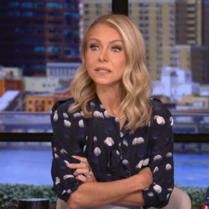 Fact Check: Is Kelly Ripa Family Member In Hospital? Father and Health Update