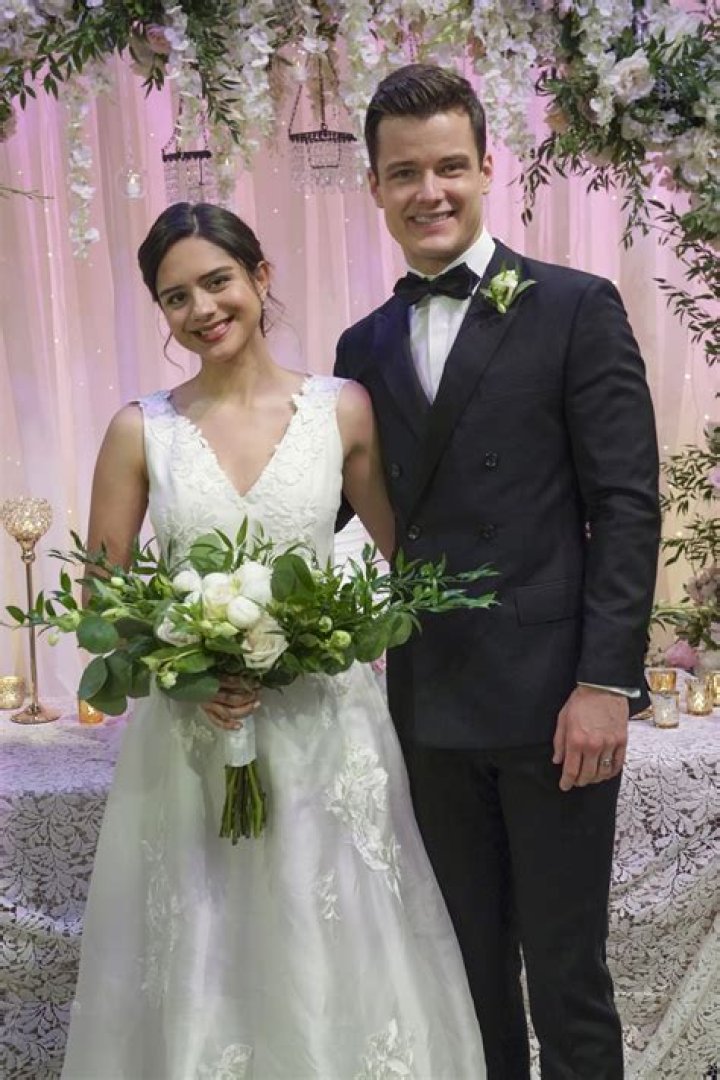 Is Michael Mealor Married? Unraveling The Personal Life Of The Young And Talented Actor