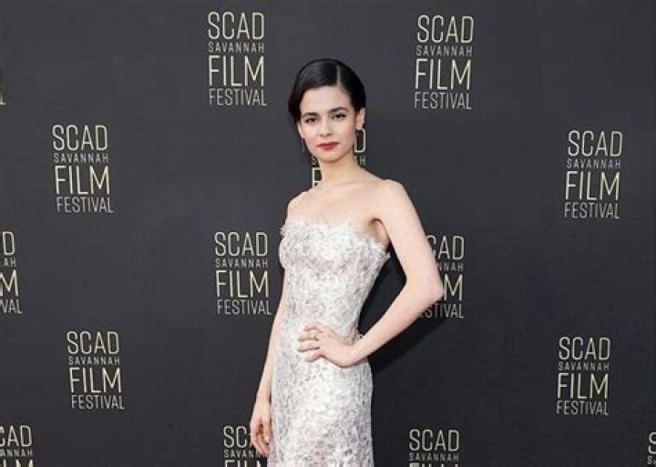 Is She Married? Dating And Family Life ·