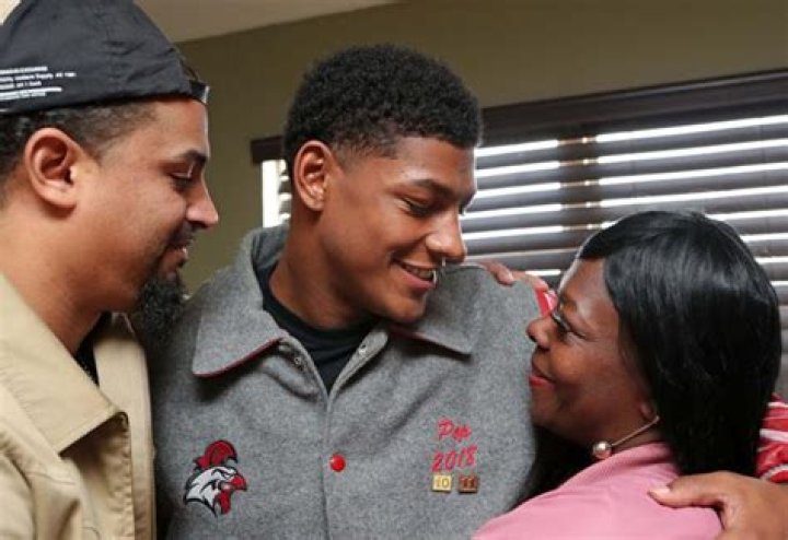 The Heartbreaking Family Tragedy That Inspired Colts' Isaiah Pacheco