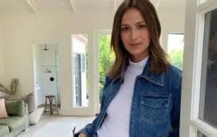 Jeanne Cadieu: Wiki, Bio, Age, Family, Boyfriend, Career, Net Worth