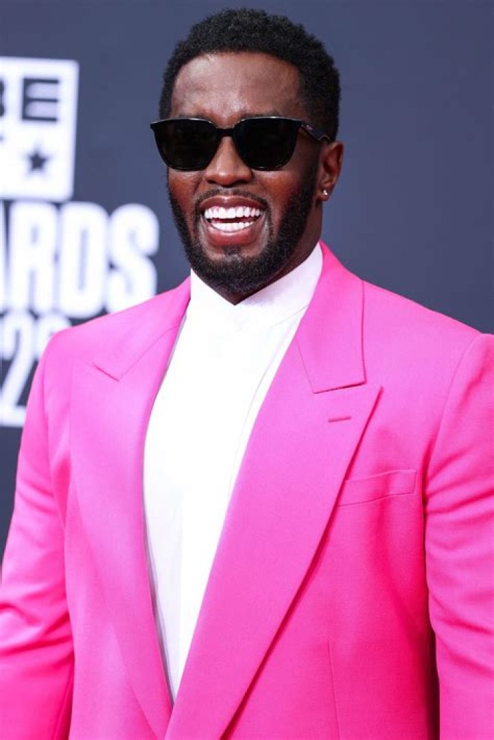 R. Kelly Accuser Demands Singers Medical Info Over Herpes Claims