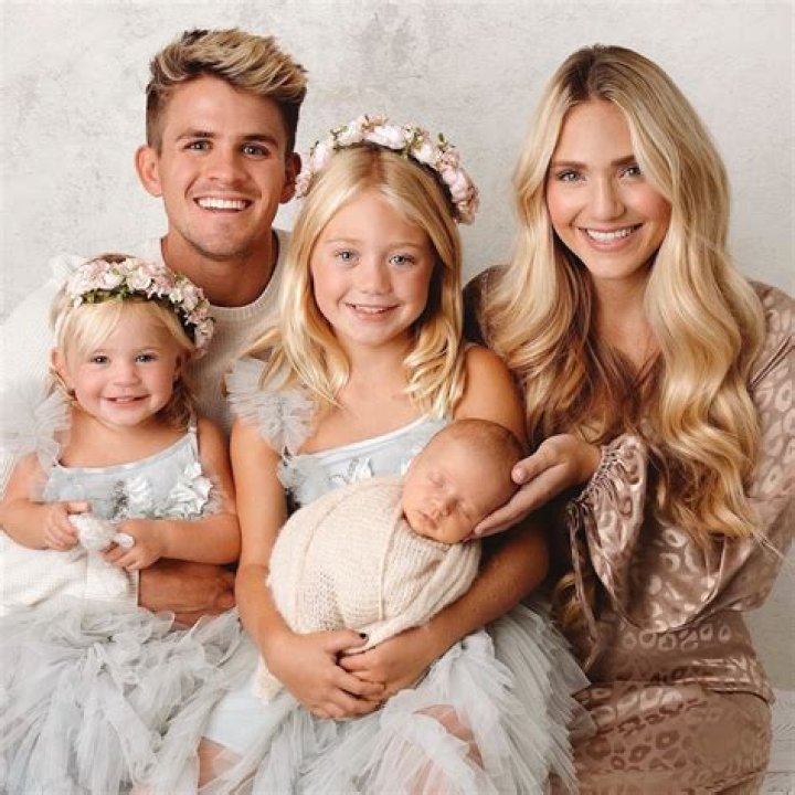 Savannah LaBrant: Wiki, Bio, Age, Career, Net Worth, Husband, Family