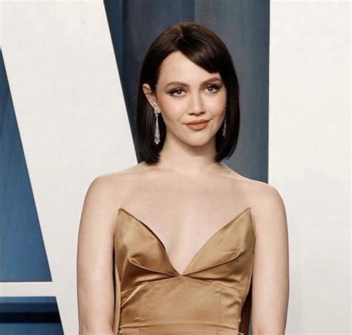 Unveiling The Multifaceted World Of Iris Apatow