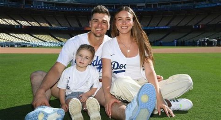 Who Is Jose Hernandez Wife?